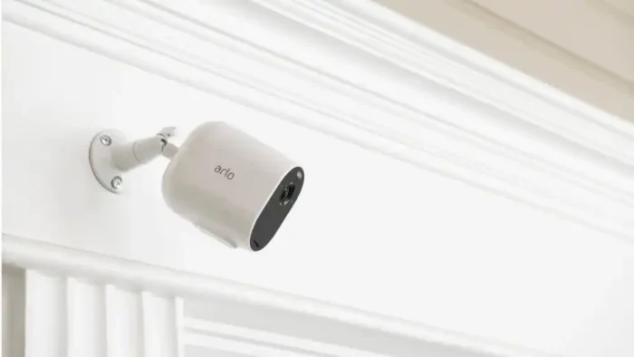 Bezprzewodowa kamera monitoringu Arlo Essential Spotlight — zestaw 2 kamer - obrazek 6