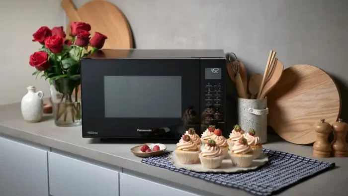 Kuchenka mikrofalowa Panasonic 27L – czarna - obrazek 2